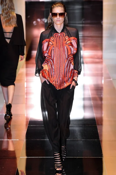 Look 5